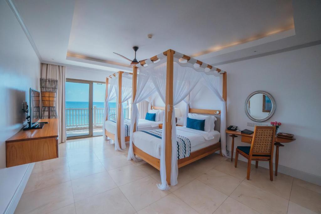 Hemmingways watamu image 5